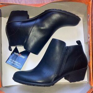 ⭐️NWT Safe T Step Womens Comfort Work shoes Oil & Slip Resistant Low Heel Size 7